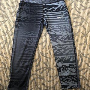 Nike Print Capri Leggings